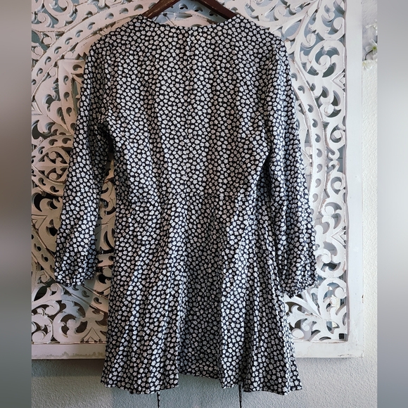 REFORMATION FUSCHIA MINI DRESS WRAPPED STYLE LONG SLEEVES SIZE SMALL - Picture 11 of 12